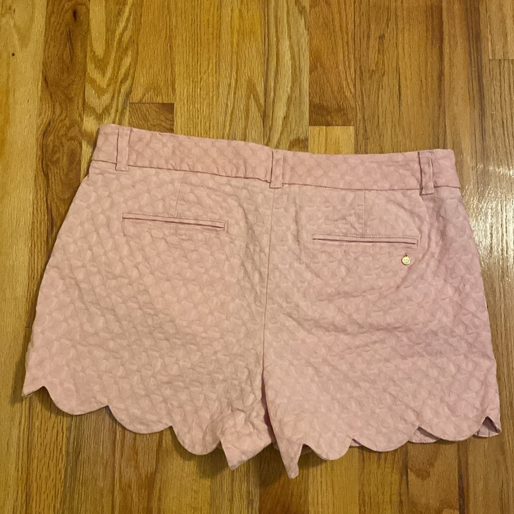 Crown & Ivy Women's Textured Scalloped Shelby Shorts Pink - Picture 8 of 8